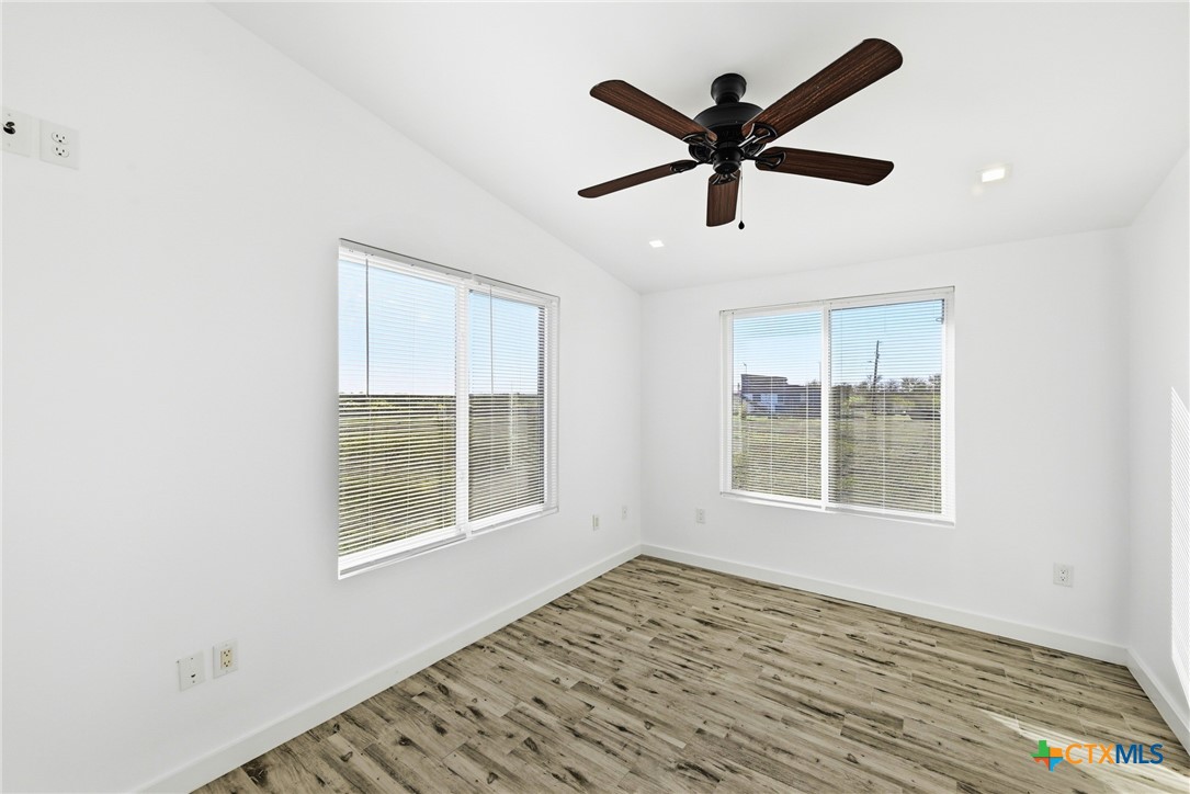120 Loopsy Lane Property Photo 21