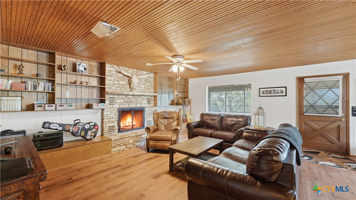 262 Scenic Drive Property Photo 6