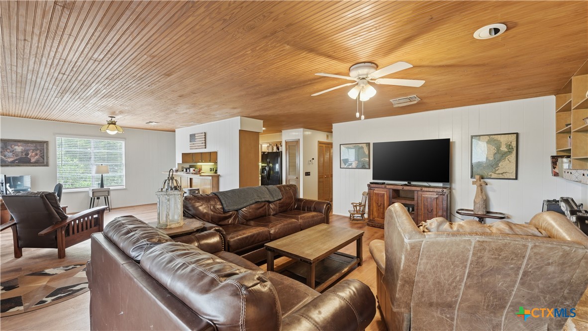 262 Scenic Drive Property Photo 7
