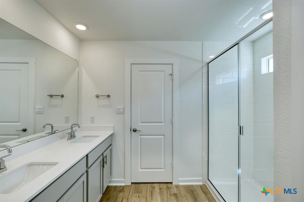 2438 Wallin Bradley Drive Property Photo 6