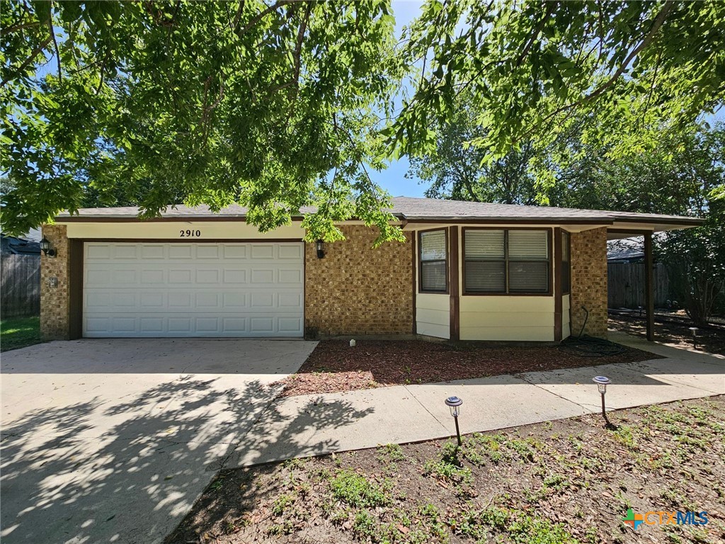 2910 Transit Drive Property Photo 1