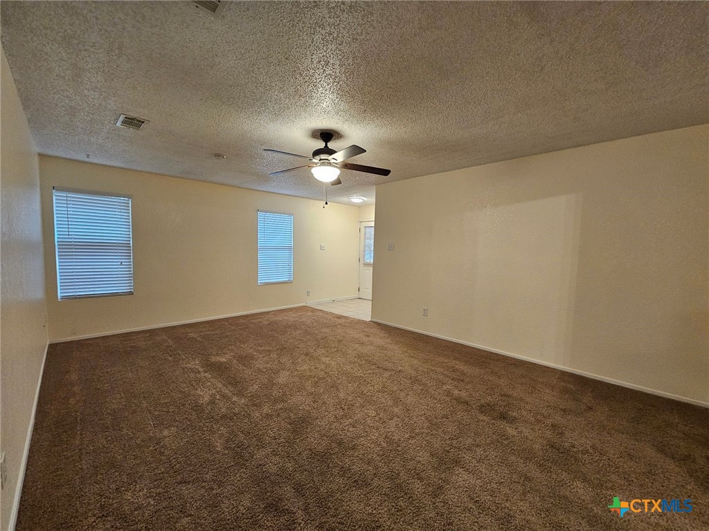 2910 Transit Drive Property Photo 5