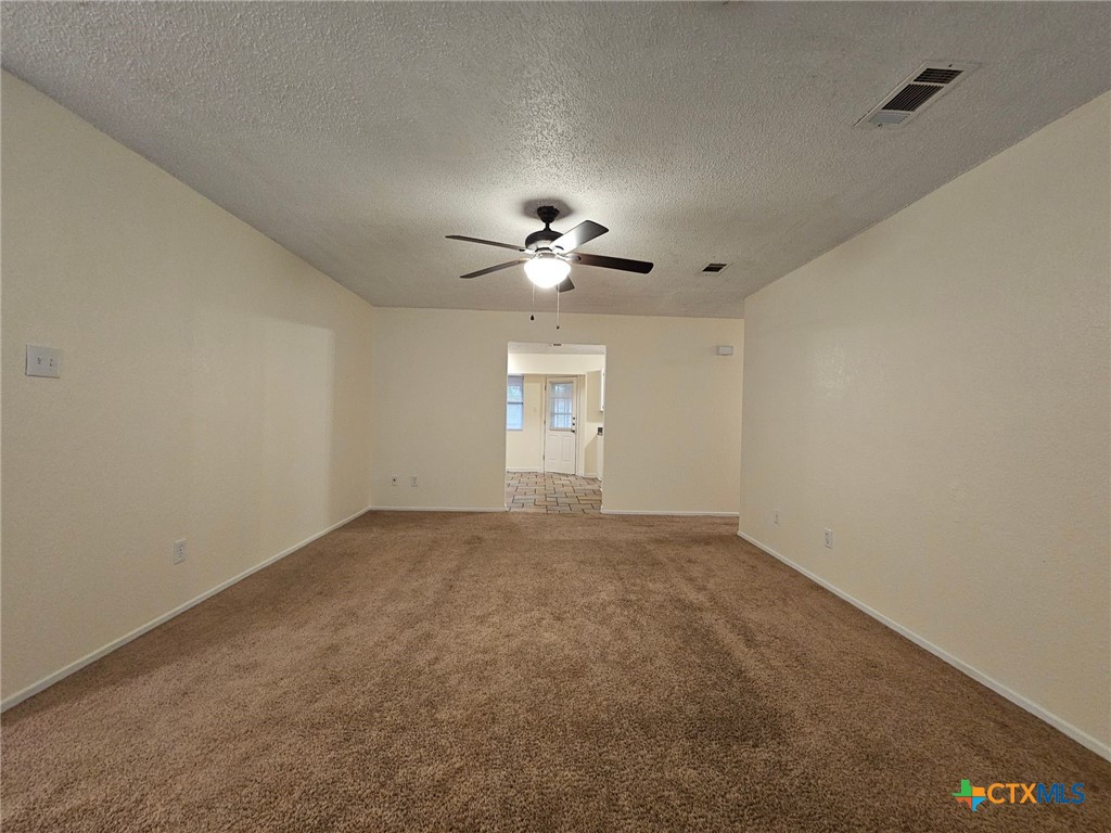 2910 Transit Drive Property Photo 6