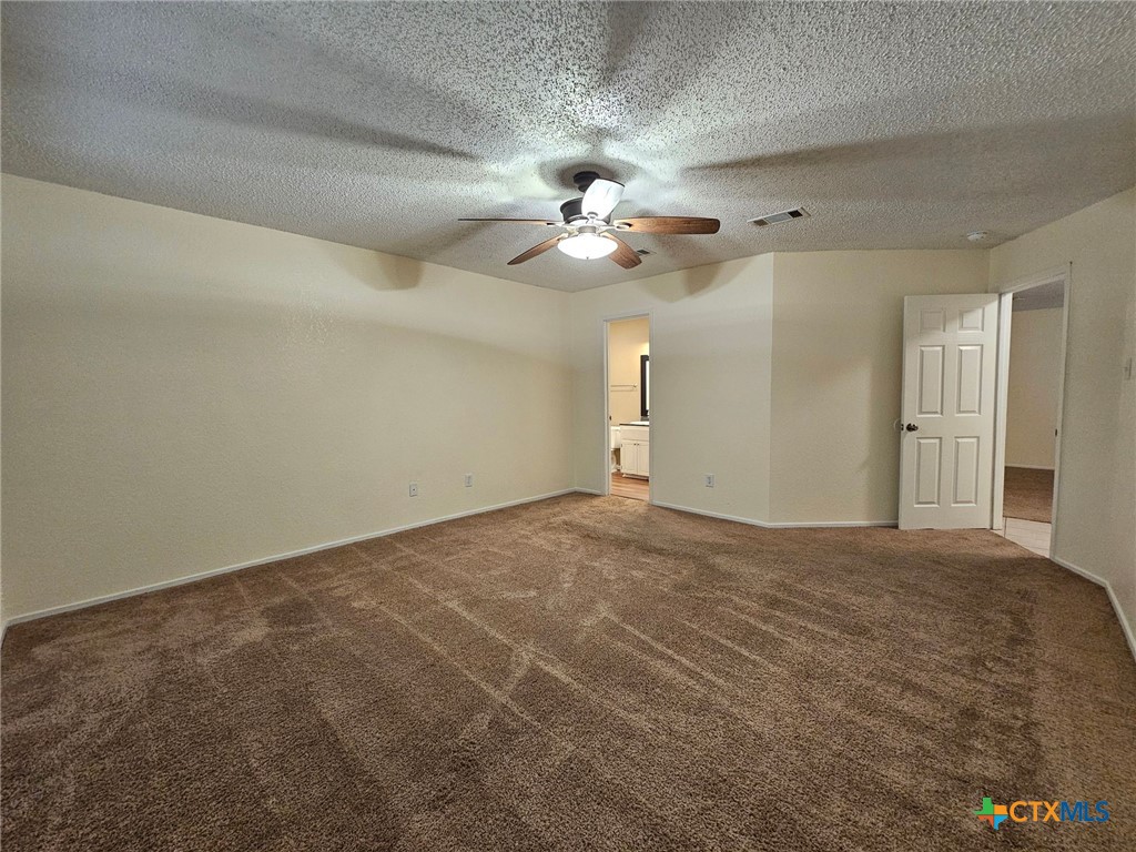 2910 Transit Drive Property Photo 7