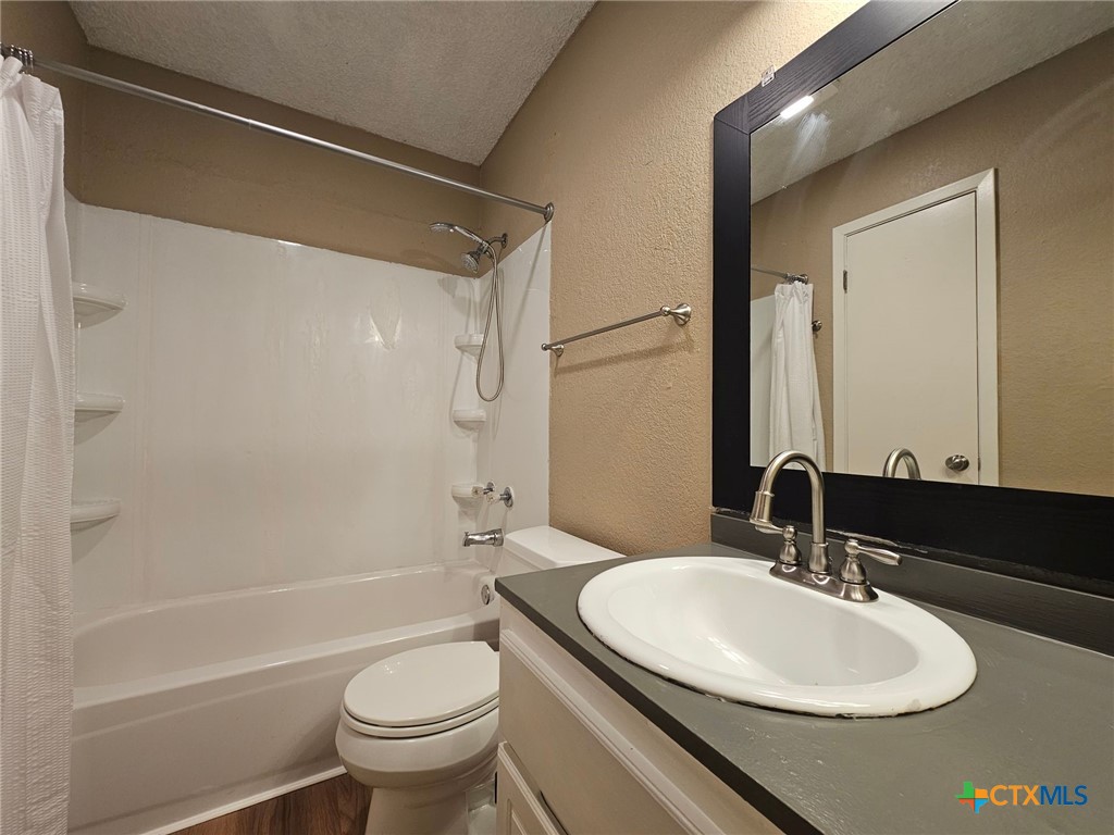2910 Transit Drive Property Photo 9