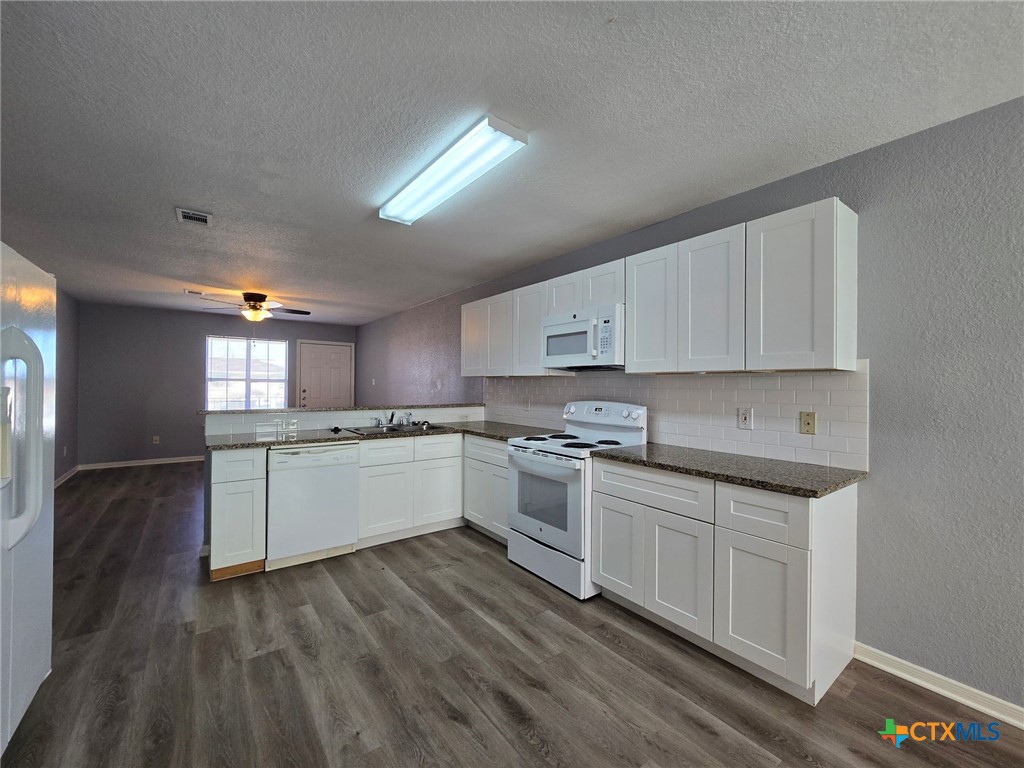1604 Dugger Circle Property Photo 3