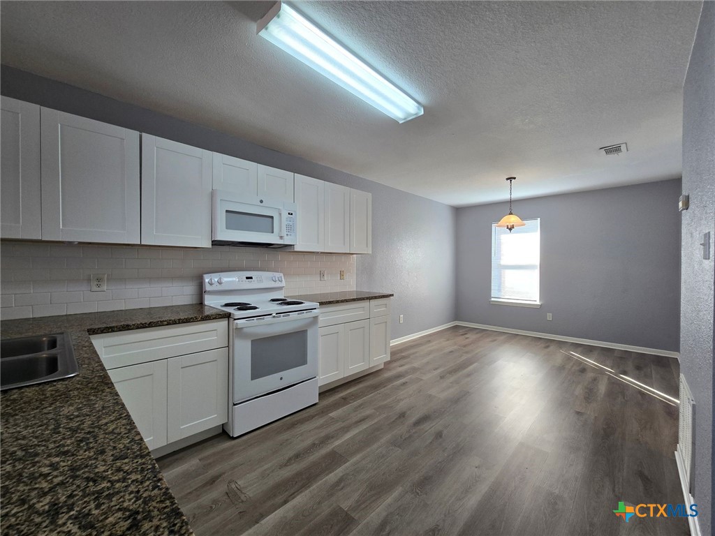 1604 Dugger Circle Property Photo 4