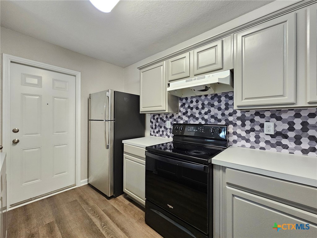 2110 Cimmaron Drive Property Photo 3