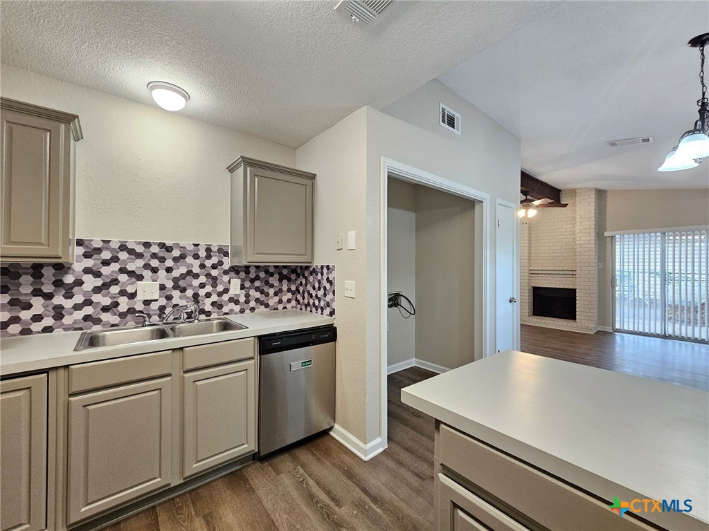 2110 Cimmaron Drive Property Photo 4