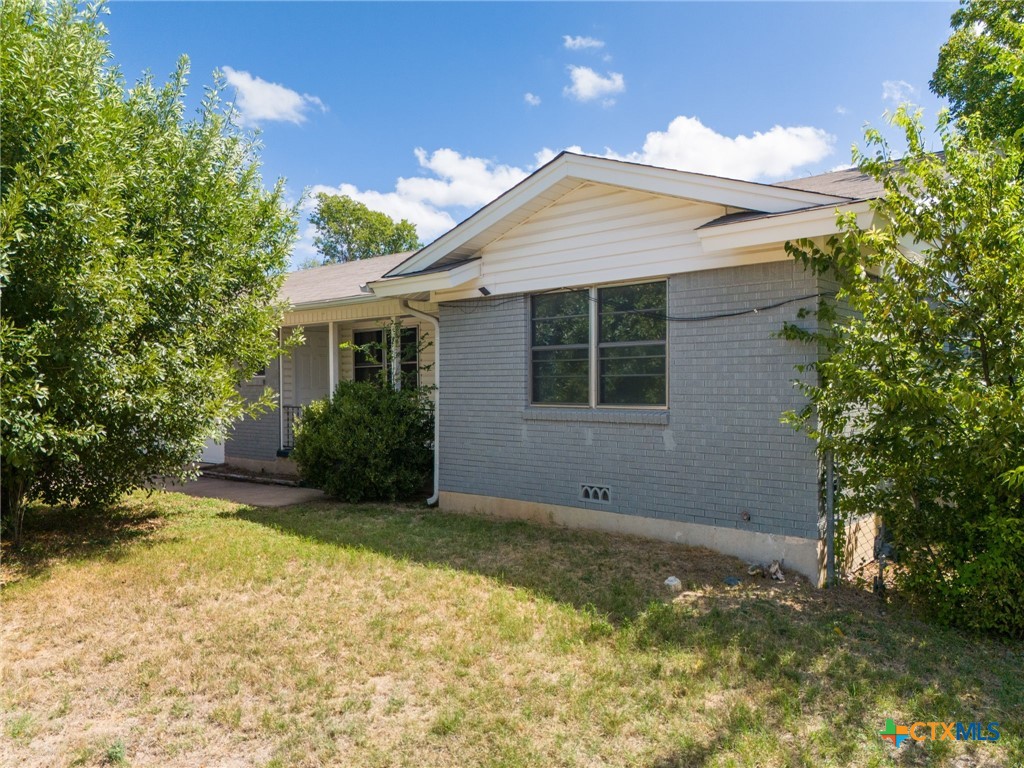 1205 S 7th Street Property Photo 2