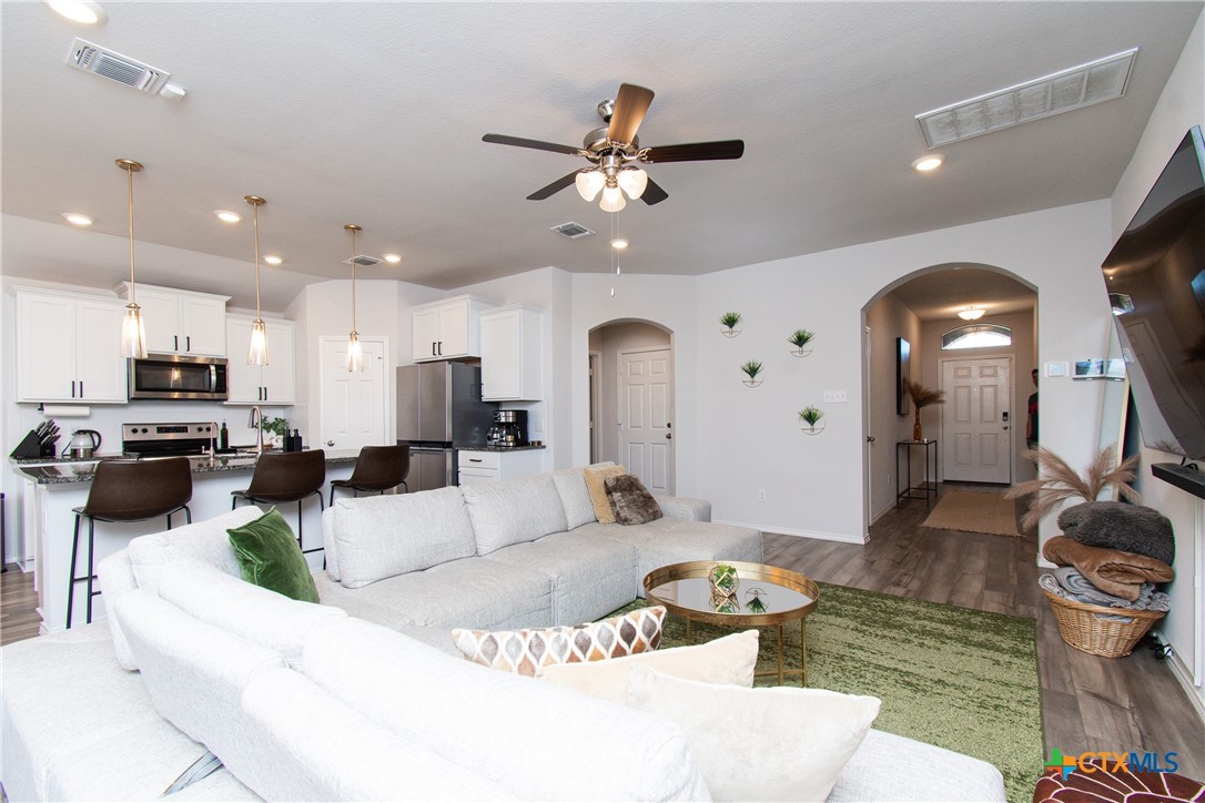 8415 Cantera Ridge Road Property Photo 3