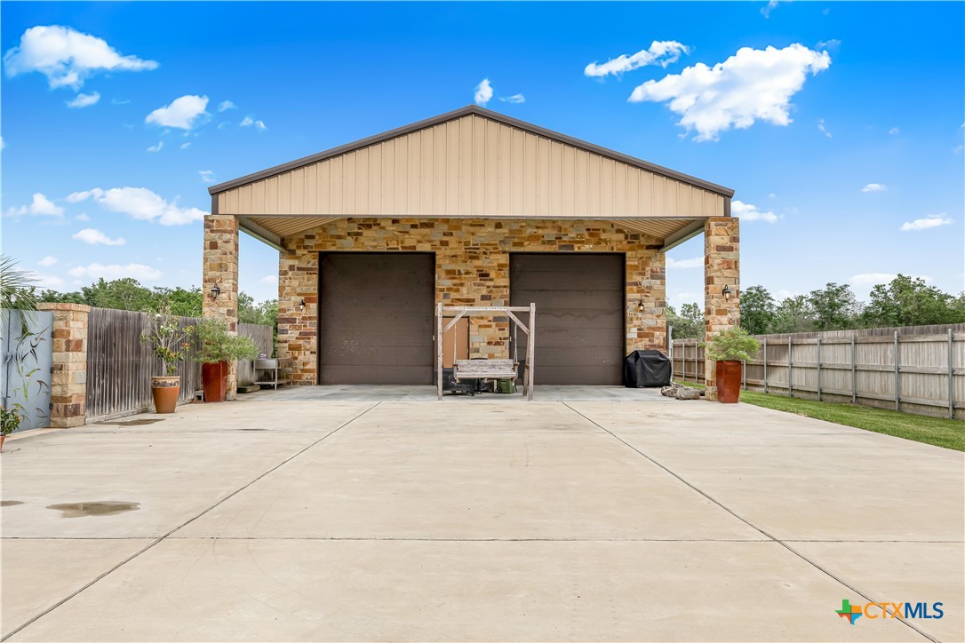 254 Sendera Loop Property Photo 3