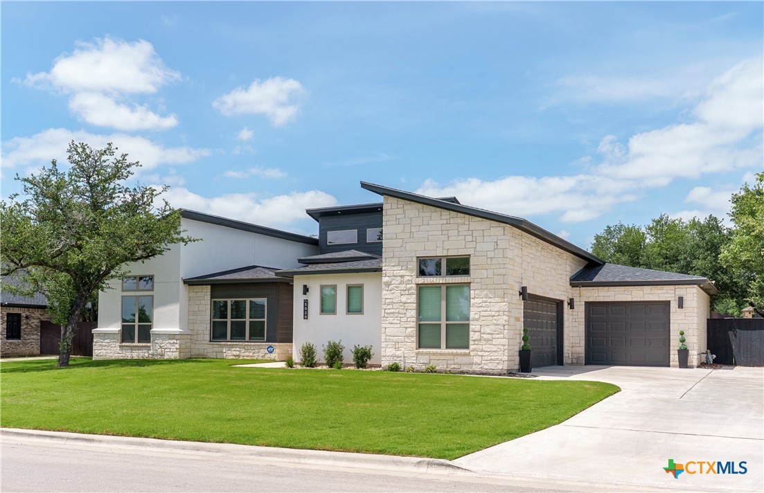 5029 Bella Charca Parkway Property Photo 1