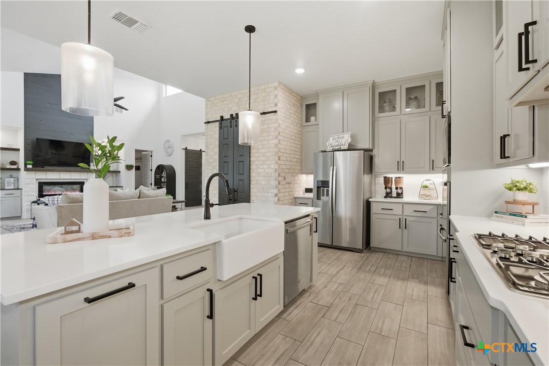 5029 Bella Charca Parkway Property Photo 10