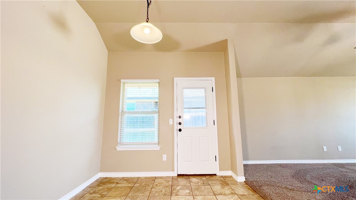 405 Sladecek Drive B Property Photo 4