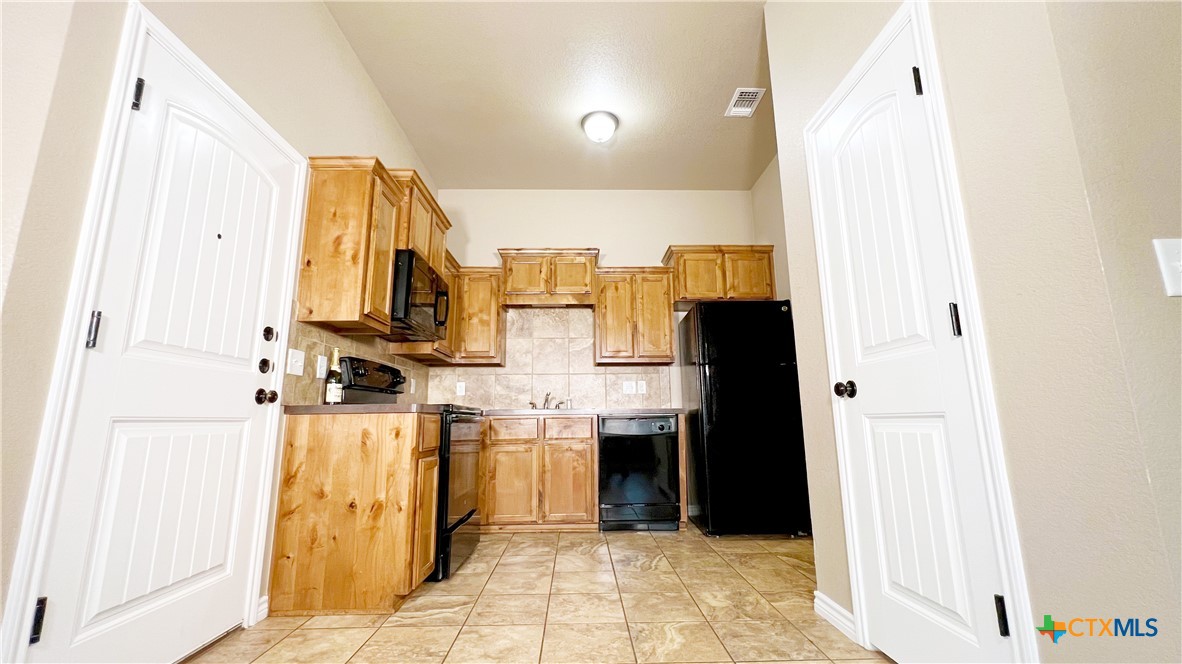405 Sladecek Drive B Property Photo 5