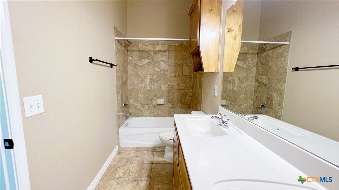 405 Sladecek Drive B Property Photo 21