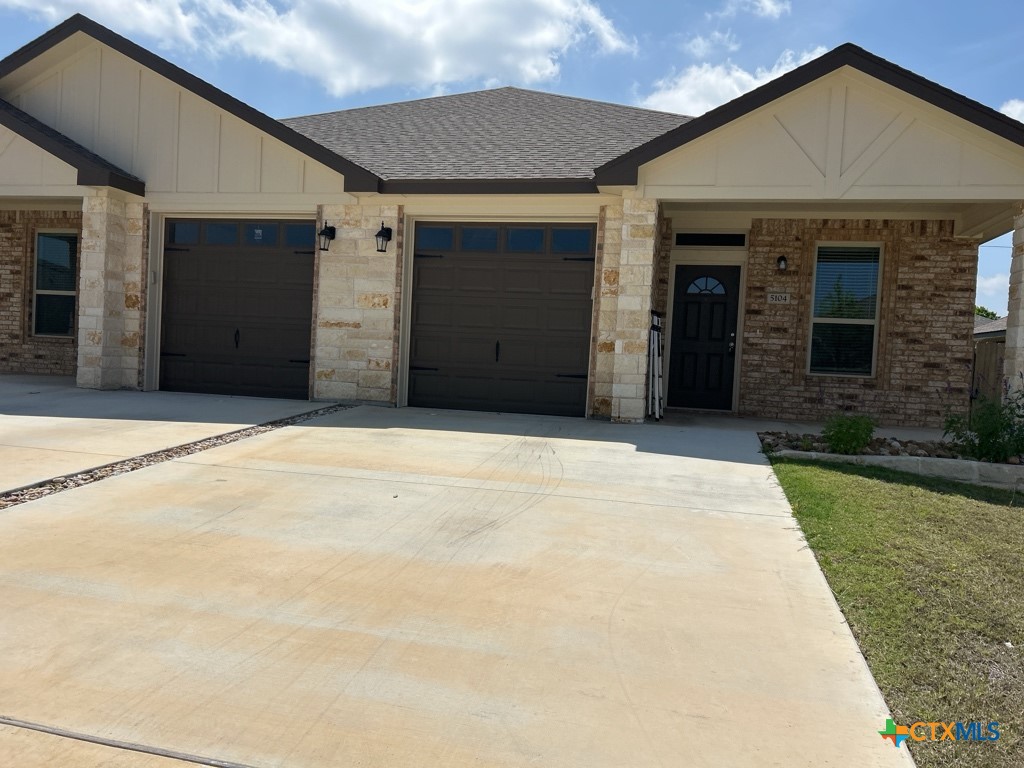 5104 Rose Garden Loop Property Photo 1