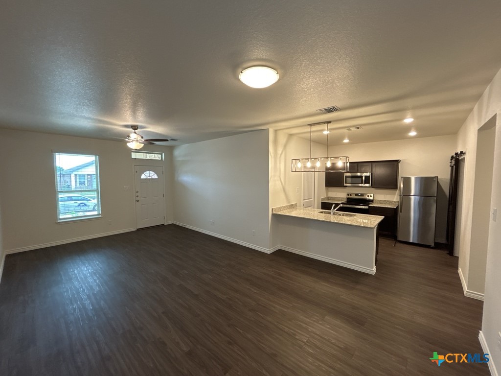 5104 Rose Garden Loop Property Photo 3