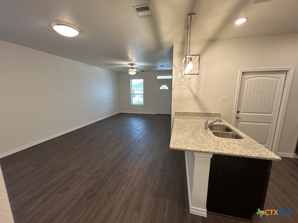 5104 Rose Garden Loop Property Photo 4