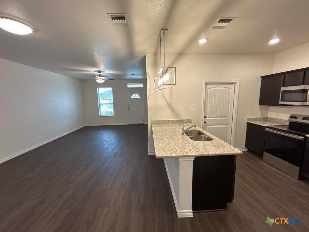 5104 Rose Garden Loop Property Photo 5