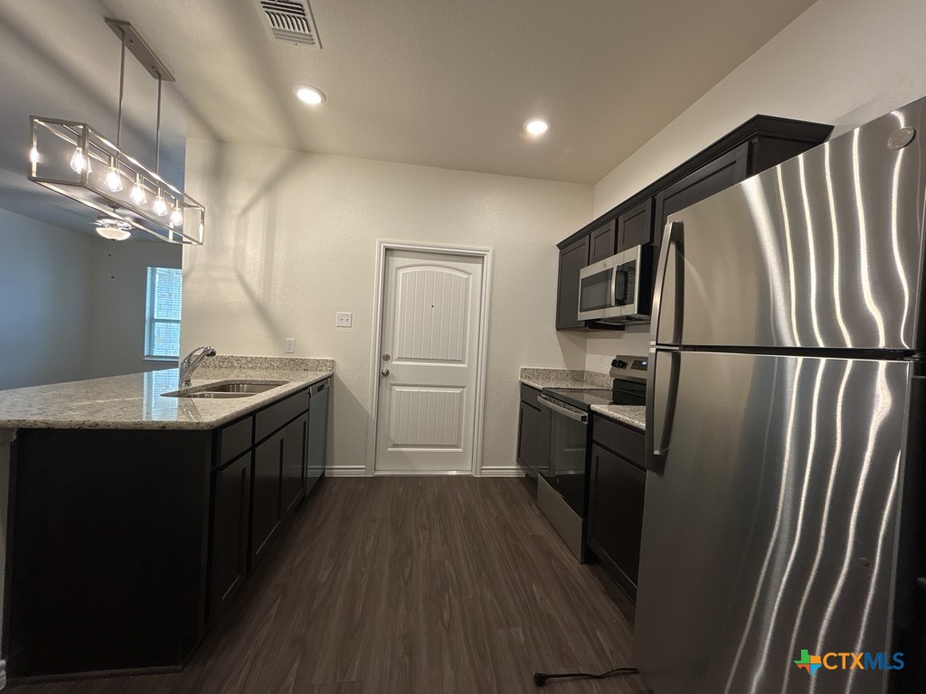 5104 Rose Garden Loop Property Photo 7