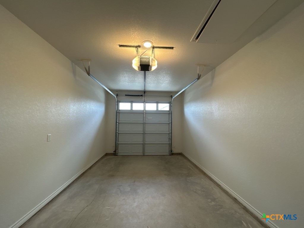 5104 Rose Garden Loop Property Photo 9