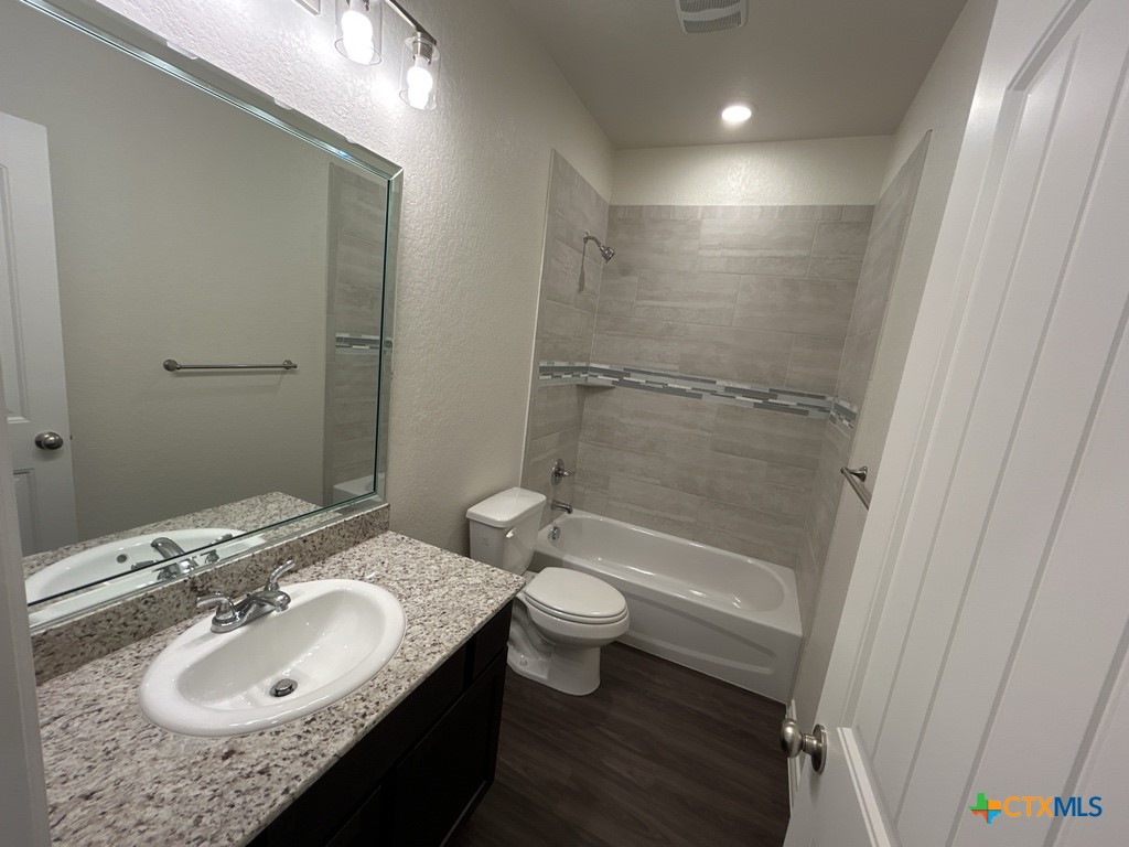 5104 Rose Garden Loop Property Photo 11