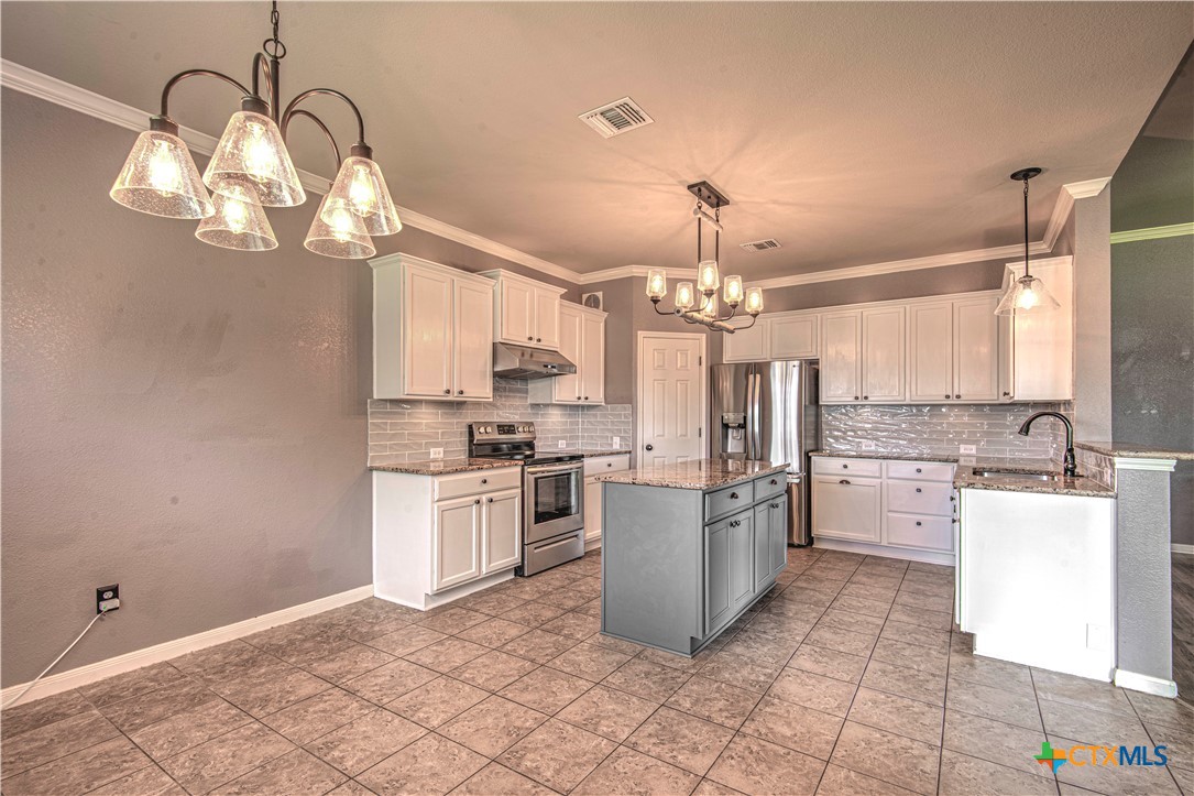 6138 Fair Hill Drive Property Photo 12