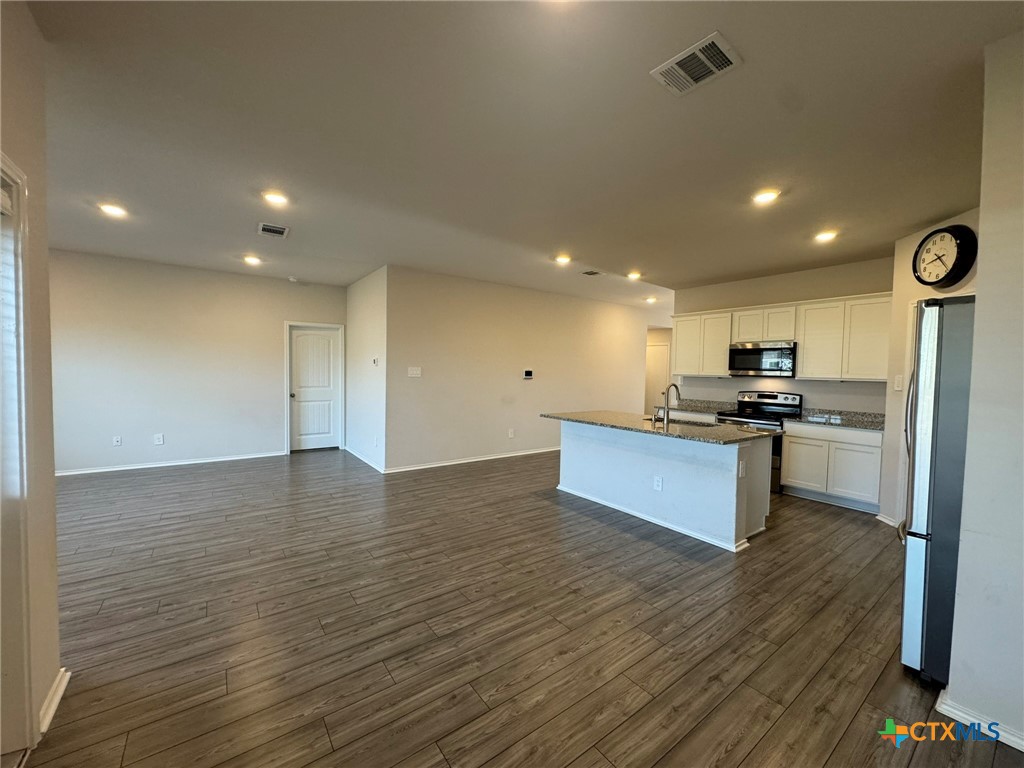 208 Ida Loop Property Photo 2