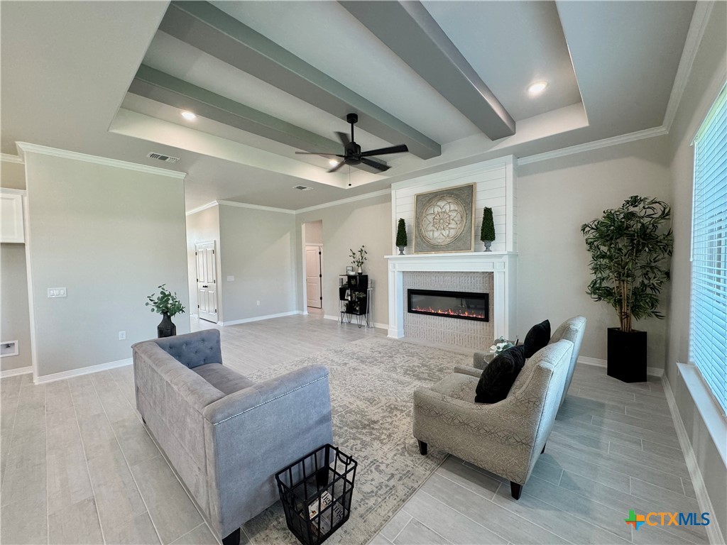405 Magnolia Property Photo 8