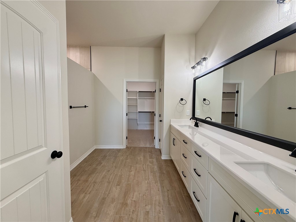 130 Lasso Loop Property Photo 24