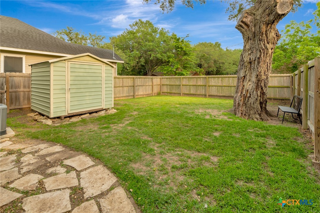 1702 N Vine Street Property Photo 20