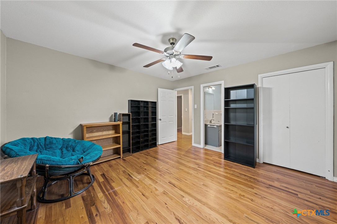 1406 N Penelope Street Property Photo 27
