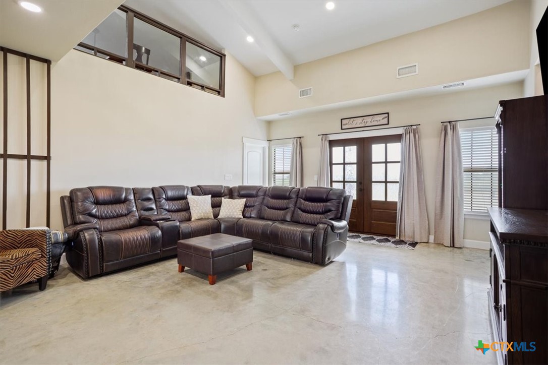 1490 Dos Hermanas Road Property Photo 8