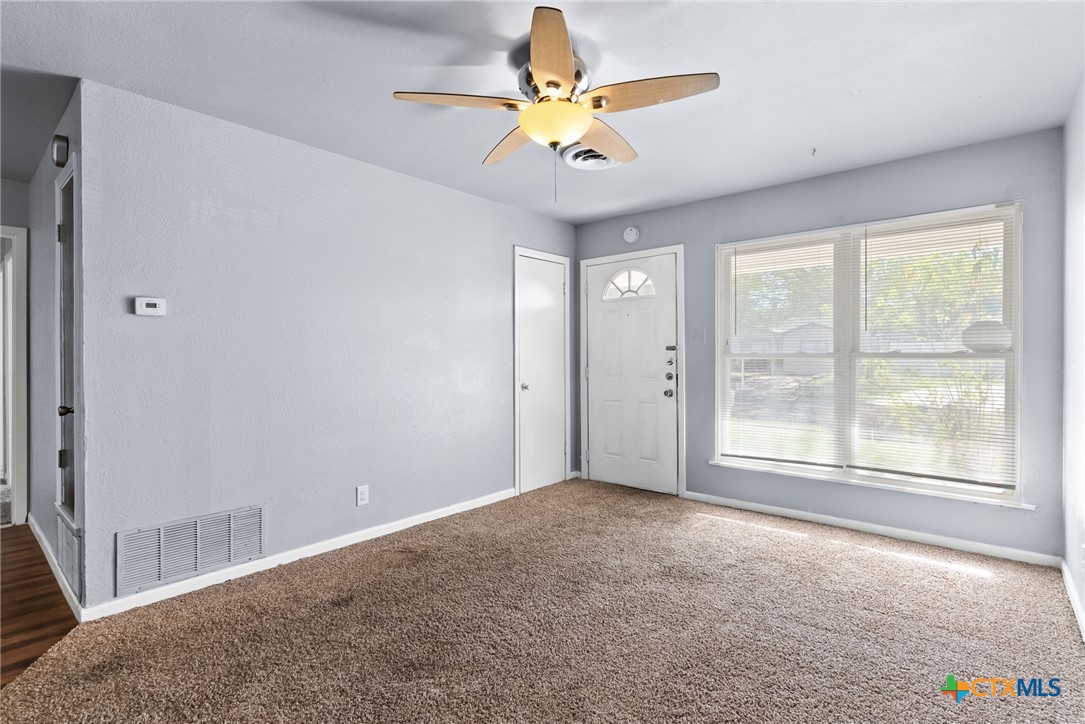 2709 Hillside Drive Property Photo 3