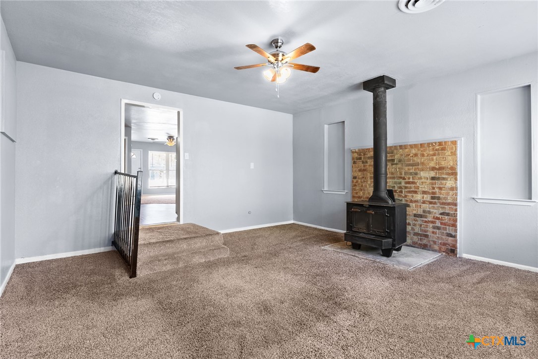 2709 Hillside Drive Property Photo 9