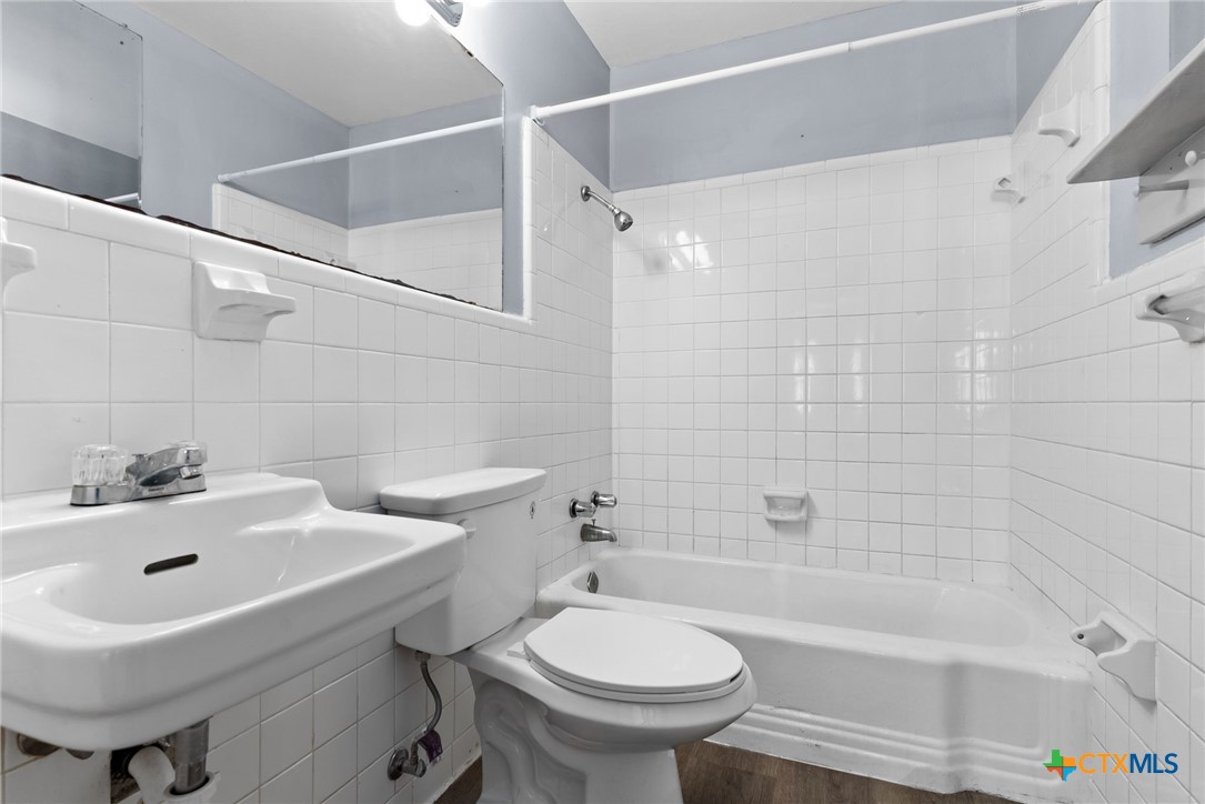 2709 Hillside Drive Property Photo 11