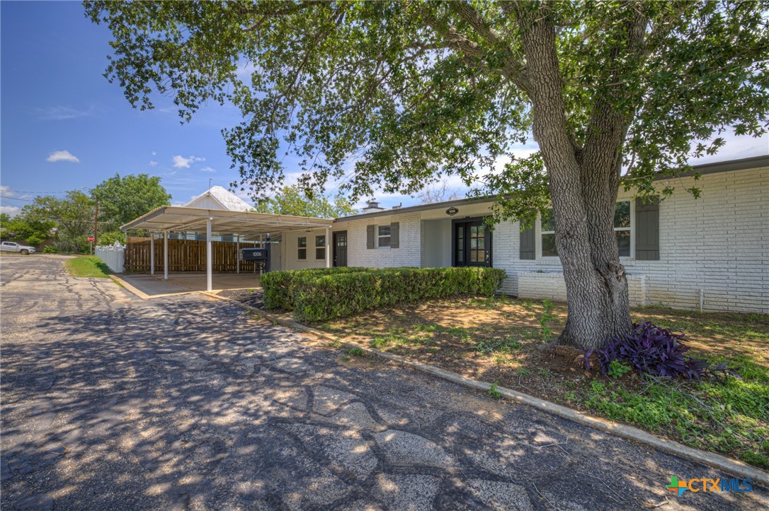 1006 Pecan Street Property Photo 29