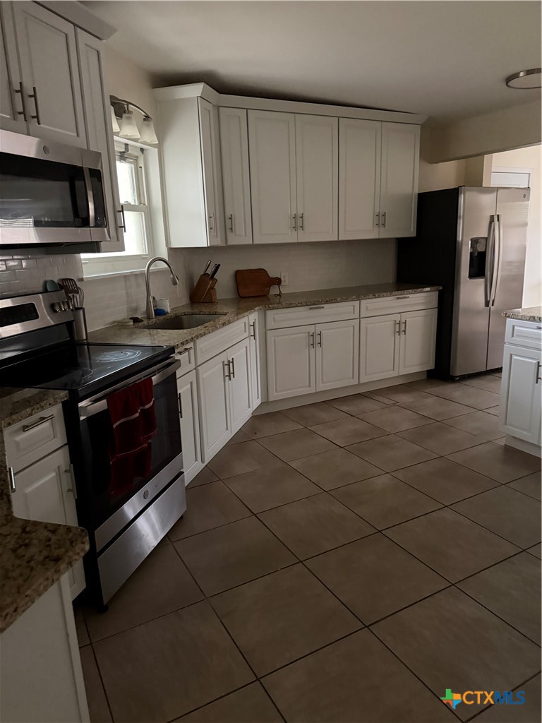 202 Bonham Street Property Photo 3