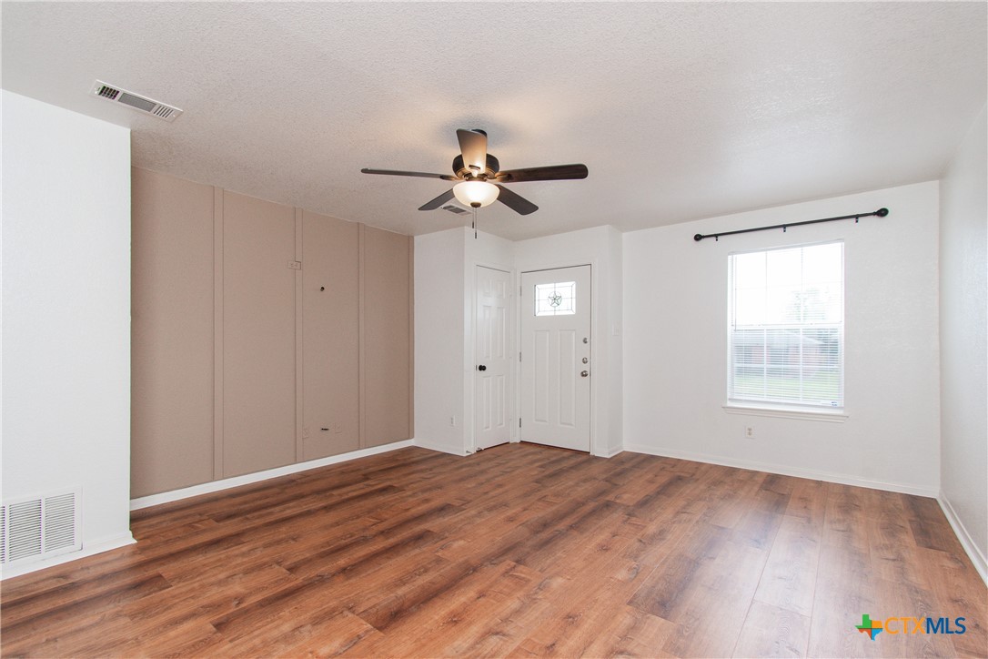 1213 Fox Creek Drive Property Photo 3