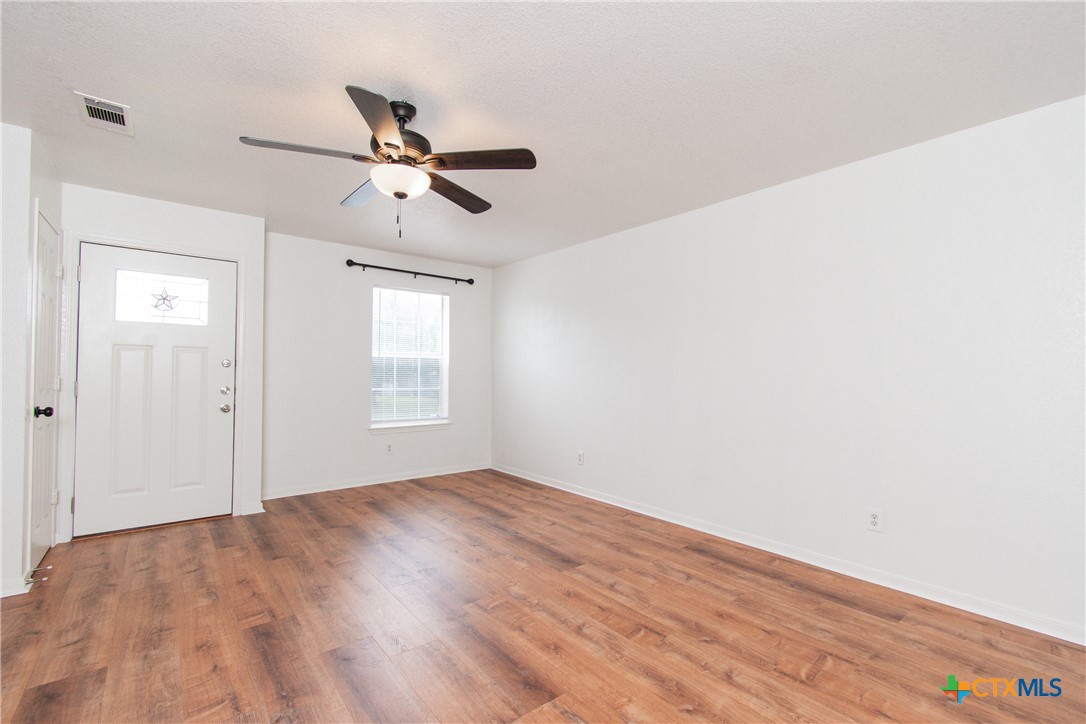 1213 Fox Creek Drive Property Photo 4