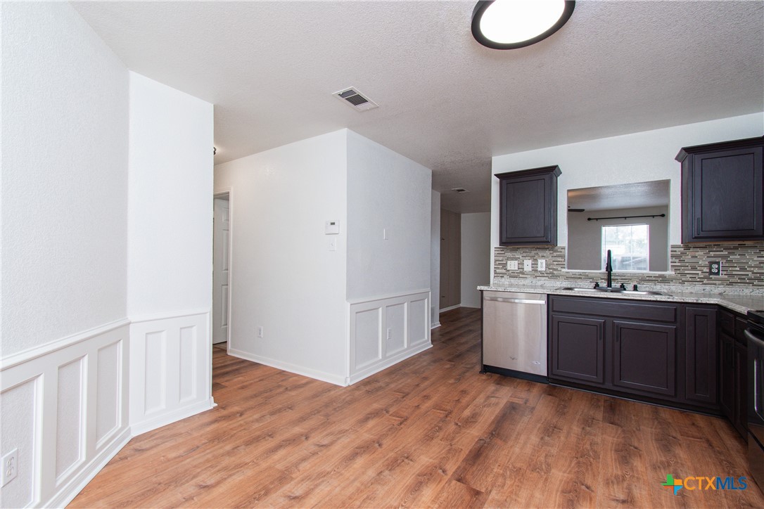 1213 Fox Creek Drive Property Photo 6