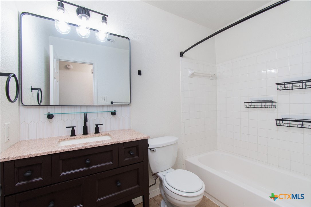 1213 Fox Creek Drive Property Photo 11