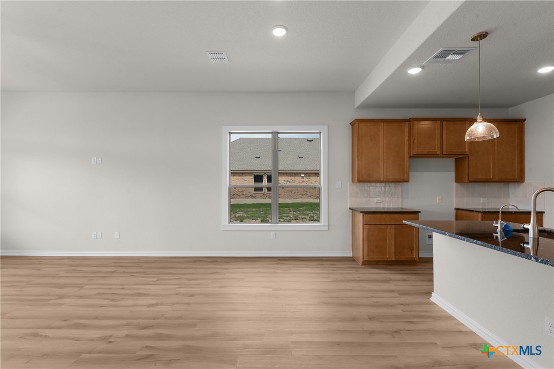 931 Creek Bed Drive Property Photo 7