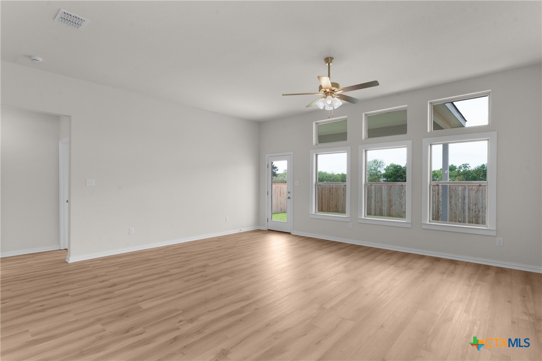 931 Creek Bed Drive Property Photo 9
