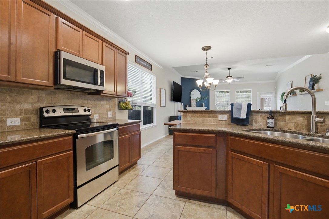 6321 Iris Run Property Photo 10