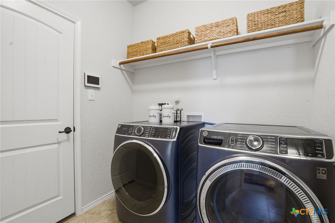 6321 Iris Run Property Photo 29