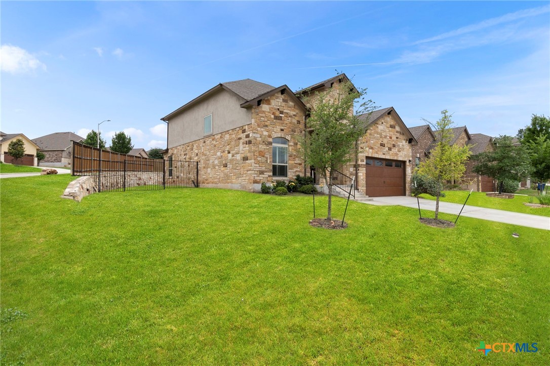 274 Sigel Avenue Property Photo 4