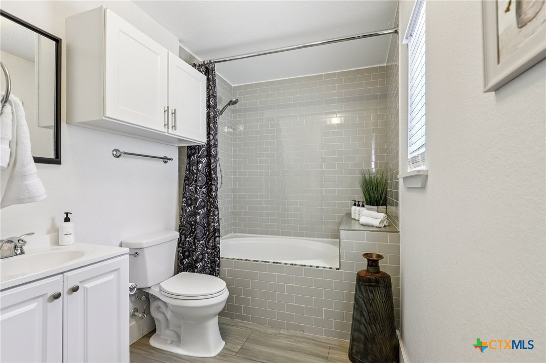 275 Stallion Springs Drive Property Photo 18